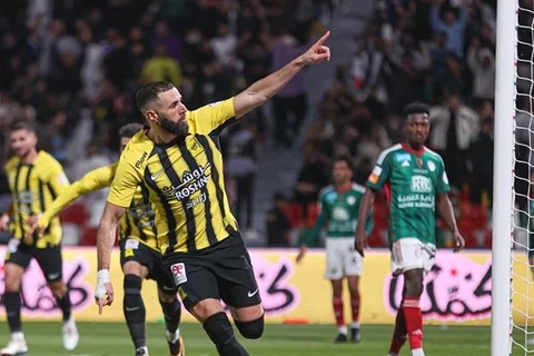 الرياضية: شكوك حول مشاركة بنزيما وديابي مع اتحاد جدة أمام الهلال 